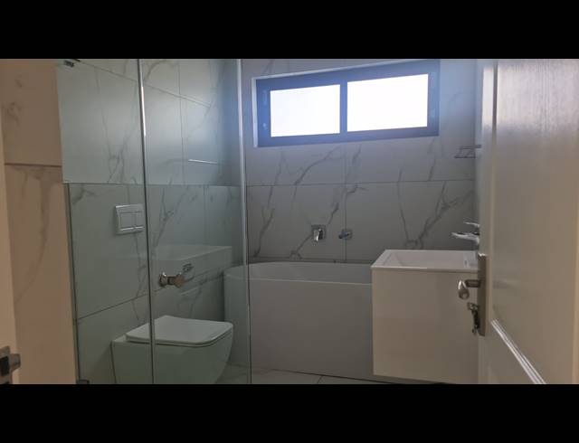 4 BEDROOM FREEHOLD FOR SALE IN SANDOWN